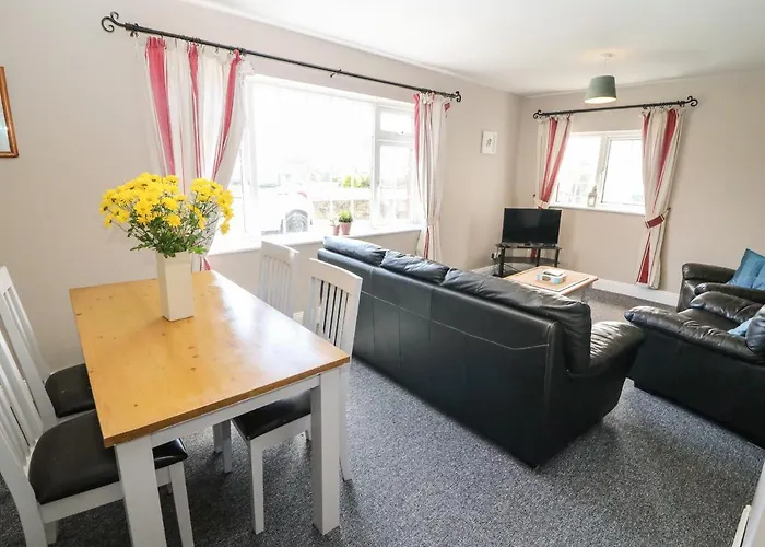 Island View 아드모어